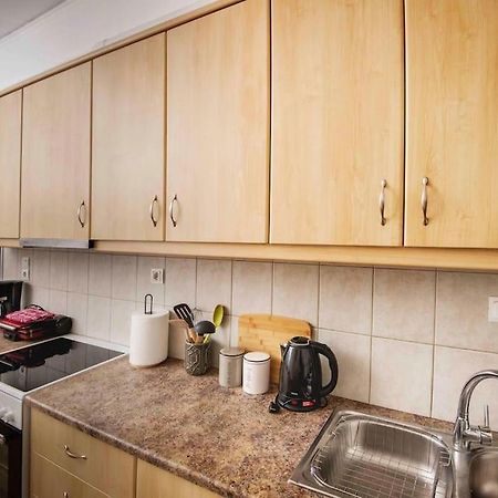 Lovely,Central, Spacious 2-Bedrooms Apartment Pireus Exteriör bild