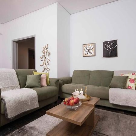 Lovely,Central, Spacious 2-Bedrooms Apartment Pireus Exteriör bild