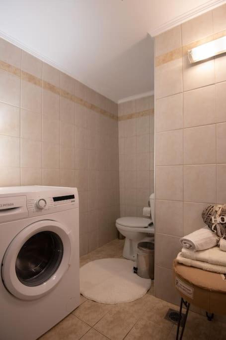 Lovely,Central, Spacious 2-Bedrooms Apartment Pireus Exteriör bild