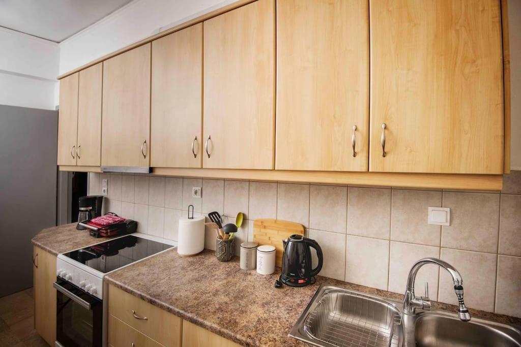 Lovely,Central, Spacious 2-Bedrooms Apartment Pireus Exteriör bild