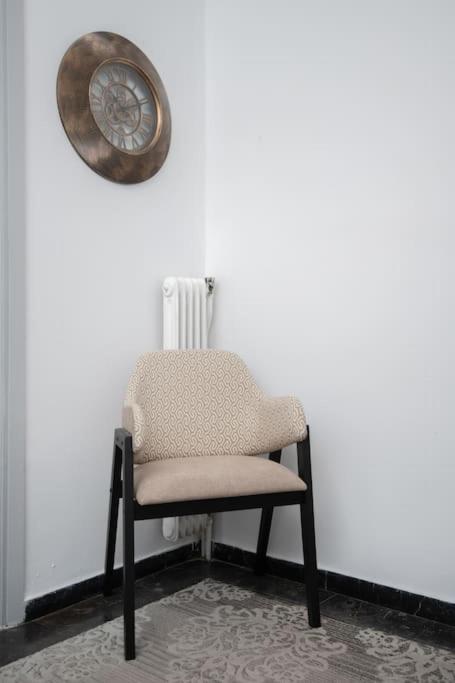 Lovely,Central, Spacious 2-Bedrooms Apartment Pireus Exteriör bild