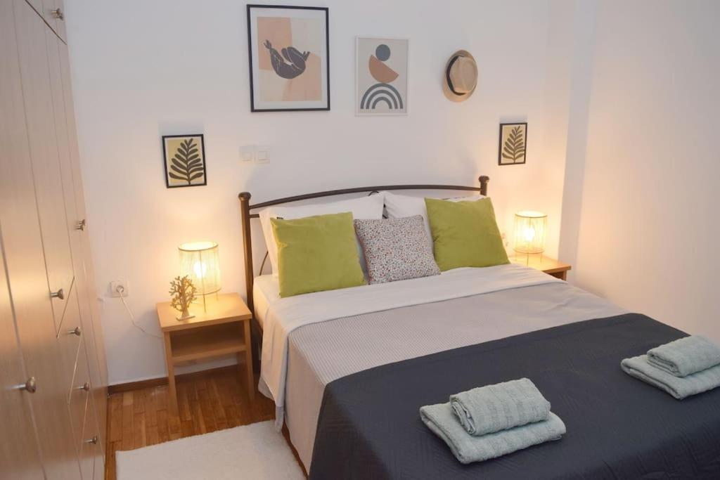 Lovely,Central, Spacious 2-Bedrooms Apartment Pireus Exteriör bild