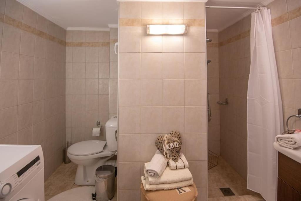 Lovely,Central, Spacious 2-Bedrooms Apartment Pireus Exteriör bild