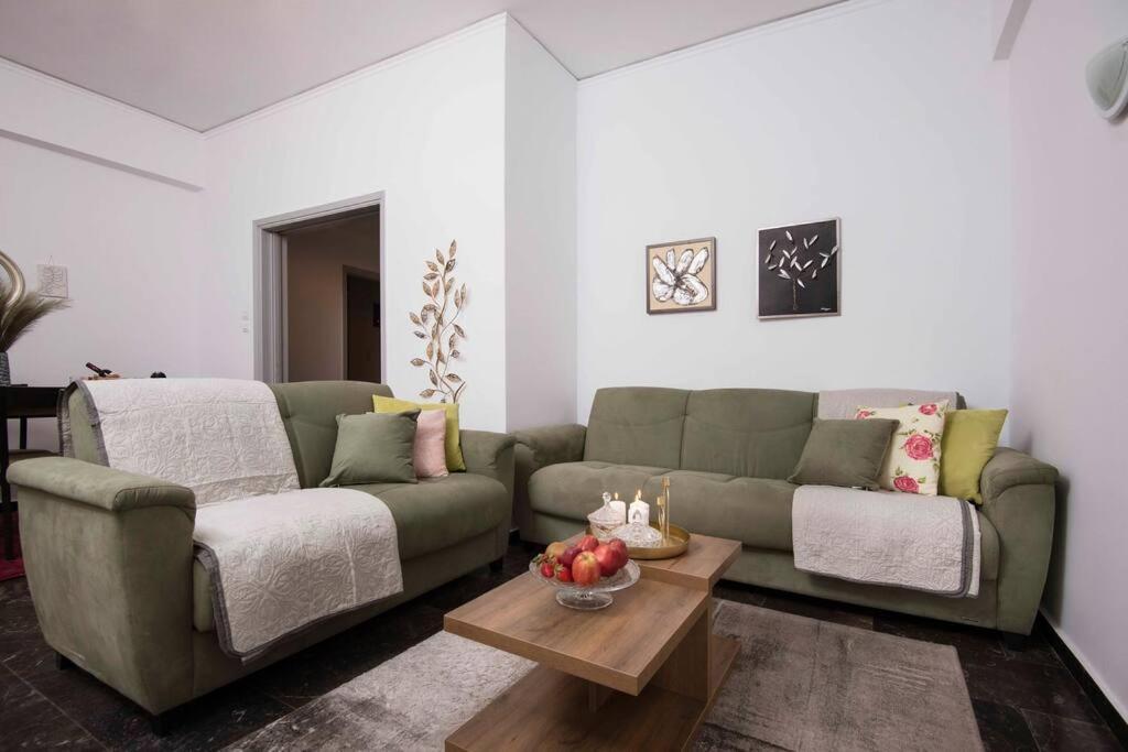 Lovely,Central, Spacious 2-Bedrooms Apartment Pireus Exteriör bild