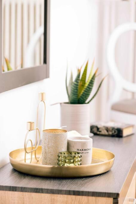 Lovely,Central, Spacious 2-Bedrooms Apartment Pireus Exteriör bild